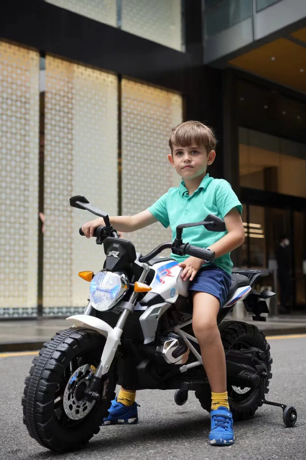 Çocuklar İki Eğitim Tekerleği ile Tekerlekli Motosiklet Sürüşü 12V Elektrikli Pil Oyuncak Motosiklet Sürüşü 0