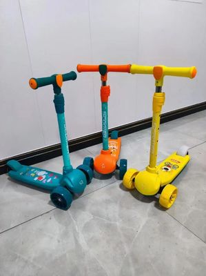 Customized Kids Kick Scooter 3 Wheel Stand Up Scooter With PU Wheels