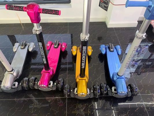 3-17 Years Old Kids 3 Wheel Scooter With Rear Wheel Brake High Durability